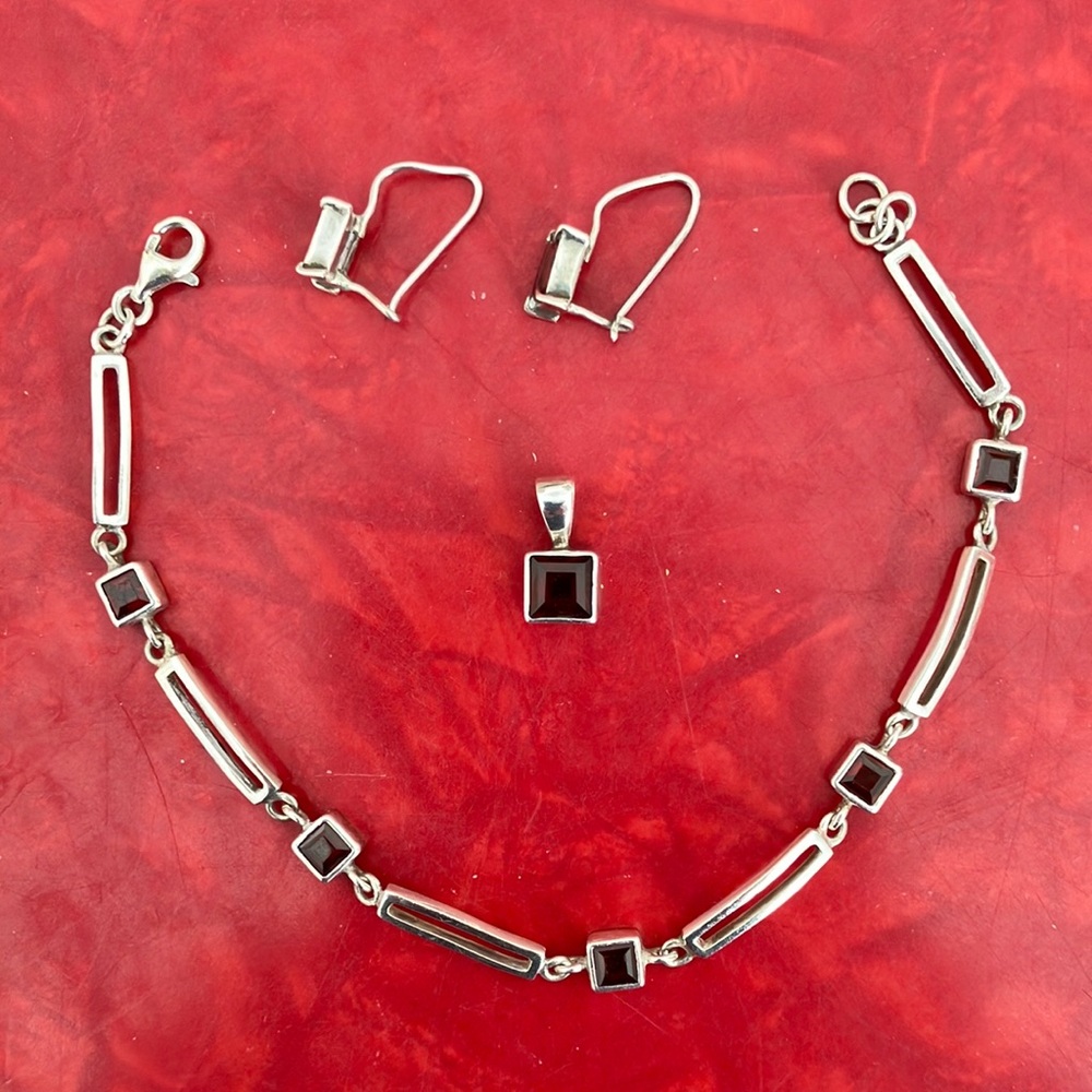 Garnet & Sterling Silver Bracelet, Pendant & Earrings